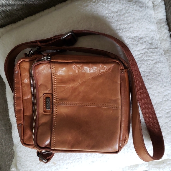 Unisex   leather crossbody bag - Picture 1 of 5